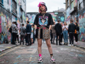 Short Jane XS/S - porté en ruelle urbaine, style streetwear